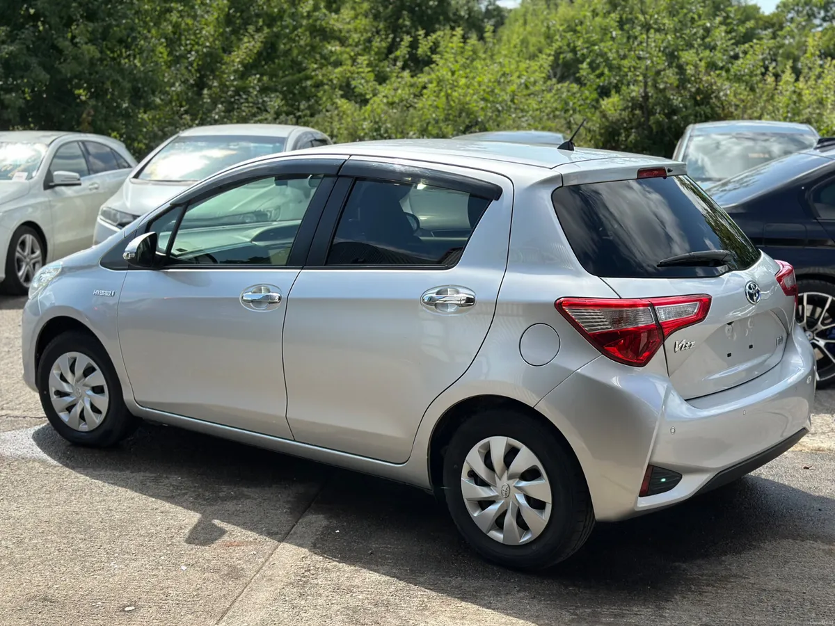 TOYOTA YARIS HYBRID 2019 low mileage - Image 4