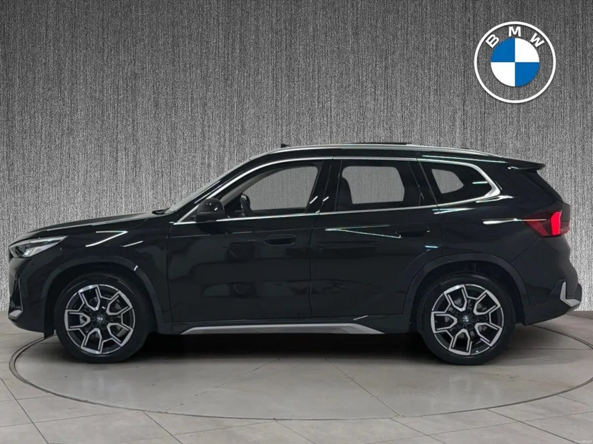 BMW iX1 eDrive20 xLine - Image 3