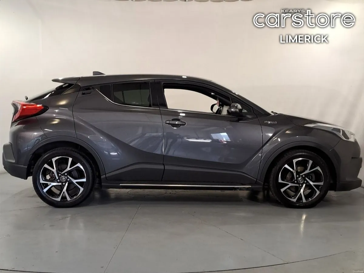 Toyota C-HR 1.8 HYBRID SPORT - Image 2