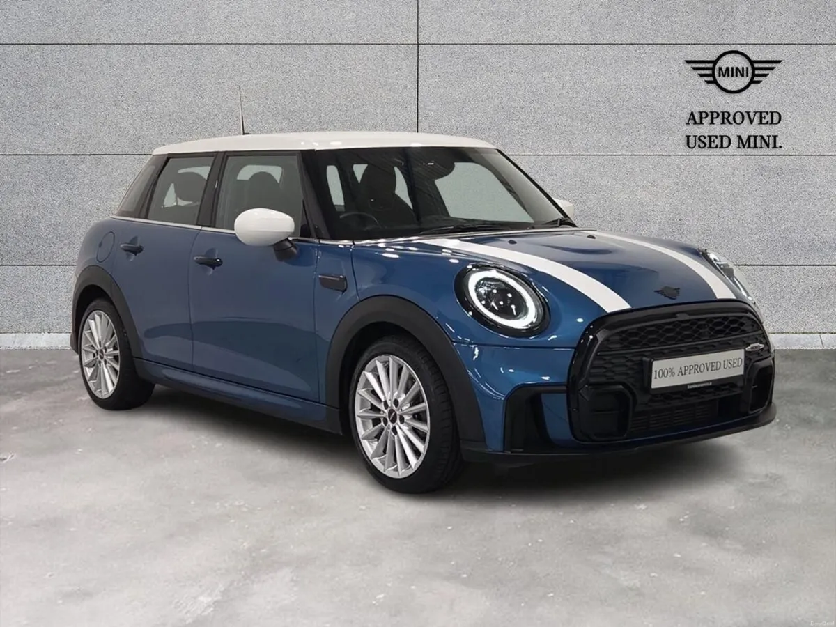 Mini Cooper 5-Door Cooper Sport - Image 1