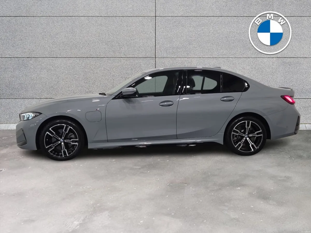 BMW 3-Series 330e M Sport Saloon - Image 4
