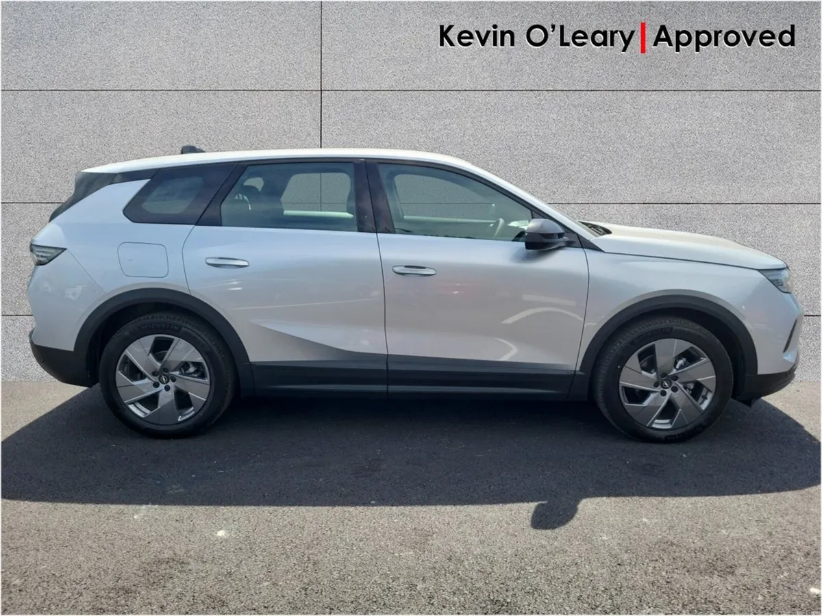 Opel Grandland Elegance MHEV 1.2 136BHP Auto - Image 6