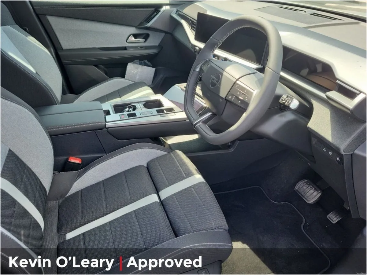 Opel Grandland Elegance MHEV 1.2 136BHP Auto - Image 4