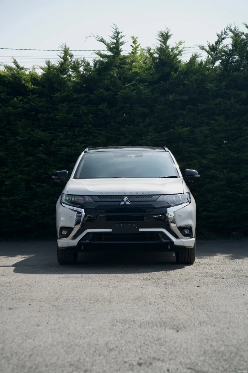 Mitsubishi Outlander PHEV 2021- High Spec - Image 2