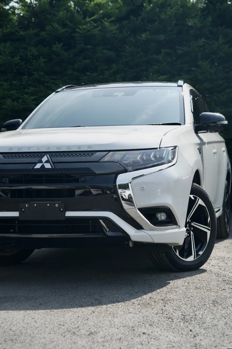 Mitsubishi Outlander PHEV 2021- High Spec - Image 3