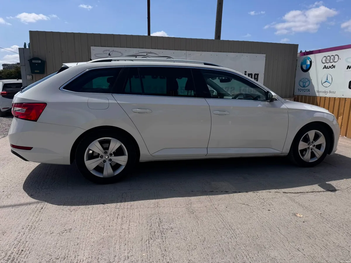 152 Skoda Superb 1.6 TDI BUSINESS 120PS 5DR - Image 6