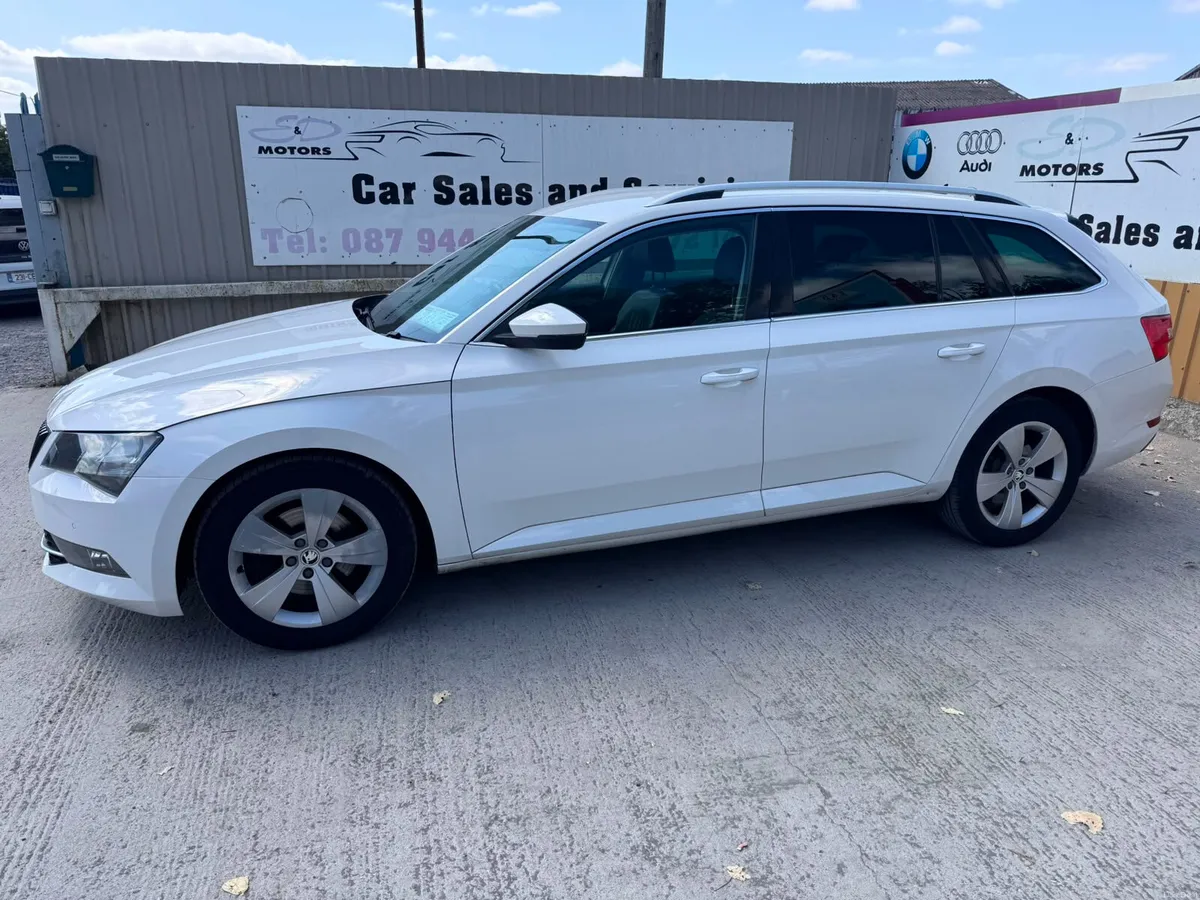152 Skoda Superb 1.6 TDI BUSINESS 120PS 5DR - Image 4