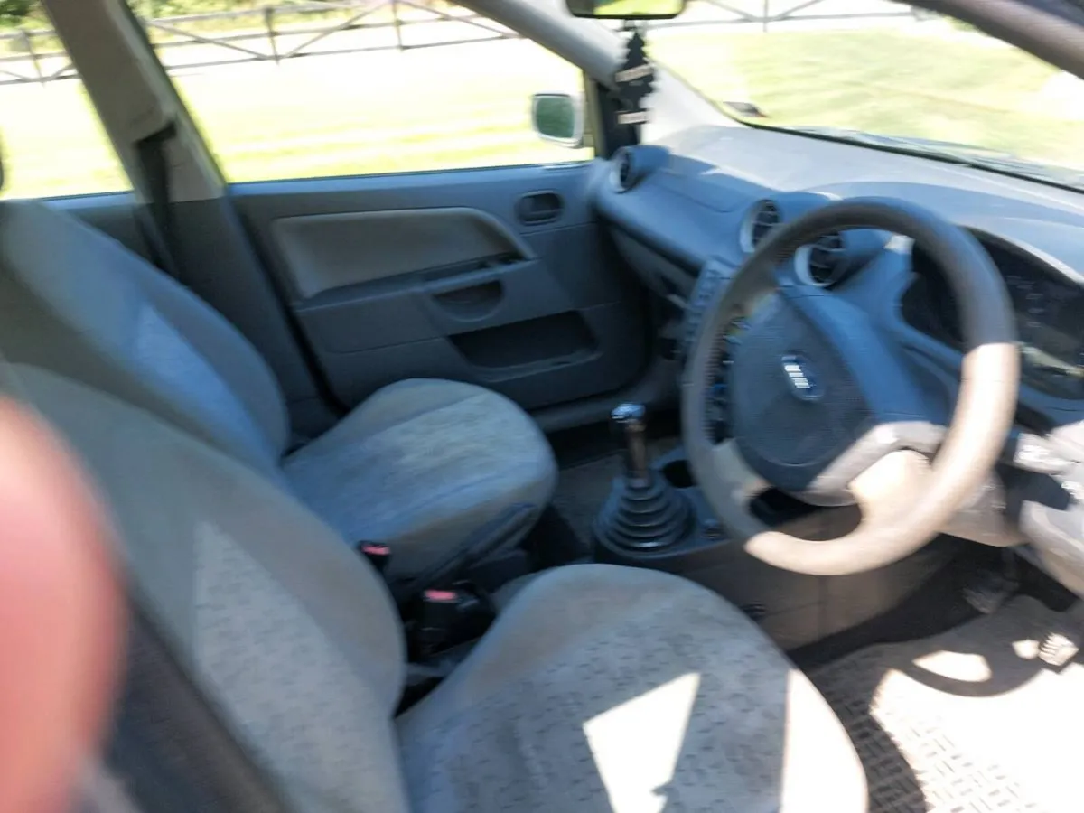 Car - Image 4