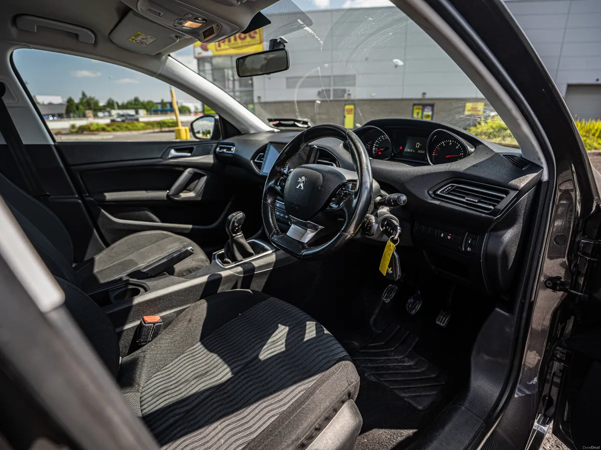 Peugeot 308 2015 - Image 6