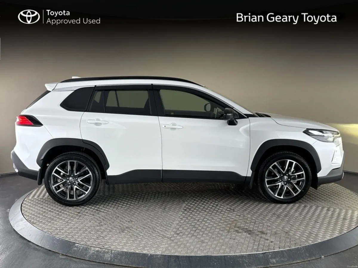 Toyota Corolla Cross SPORT Demo - Image 3