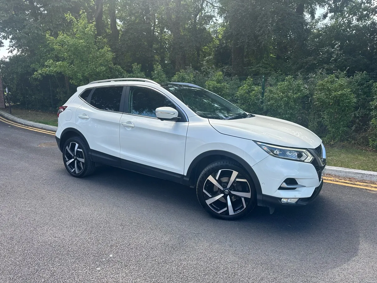 NISSAN QASHQAI 1.5 TEKNA Auto - Low Mileage - Image 2