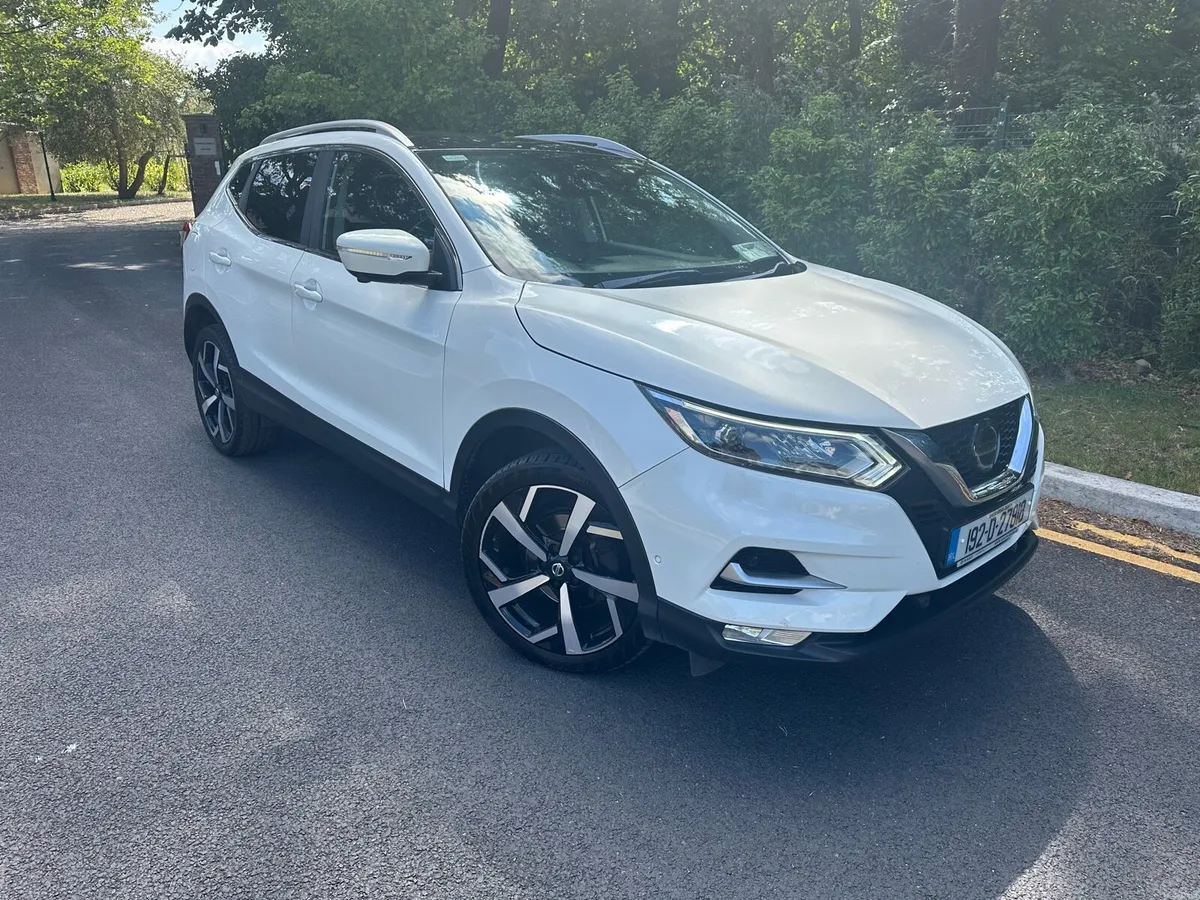 NISSAN QASHQAI 1.5 TEKNA Auto - Low Mileage - Image 1