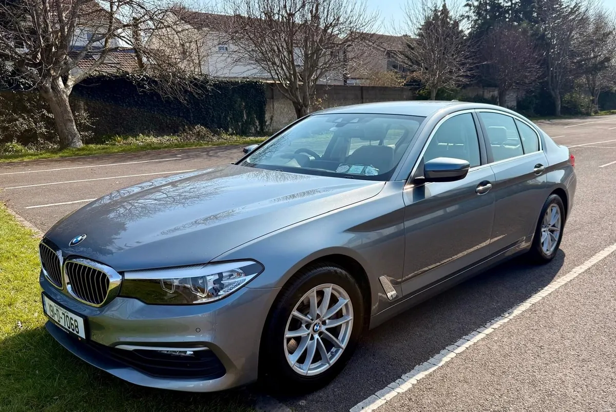 BMW 5-Series 2019 - Image 2
