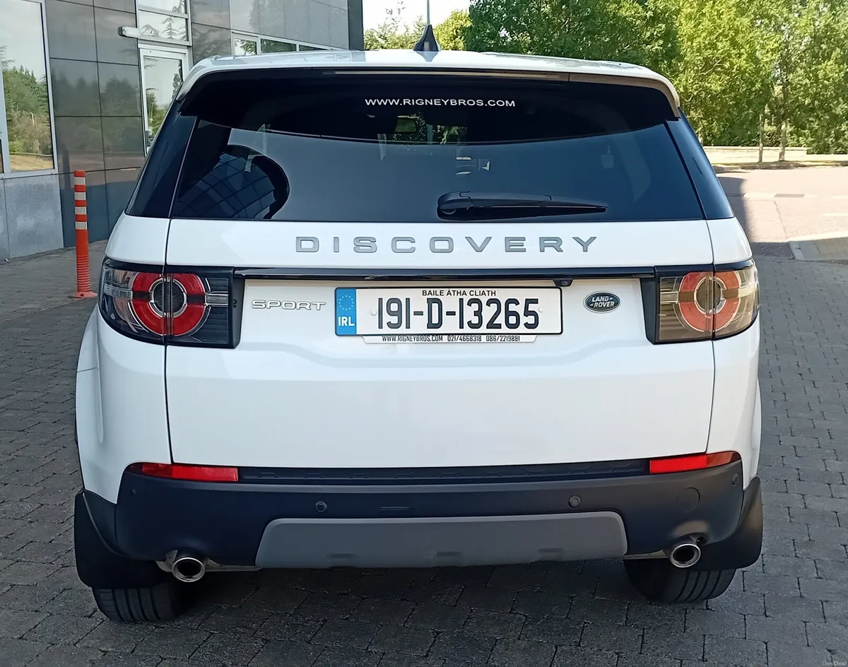 Discovery sport  7 seater - Image 3