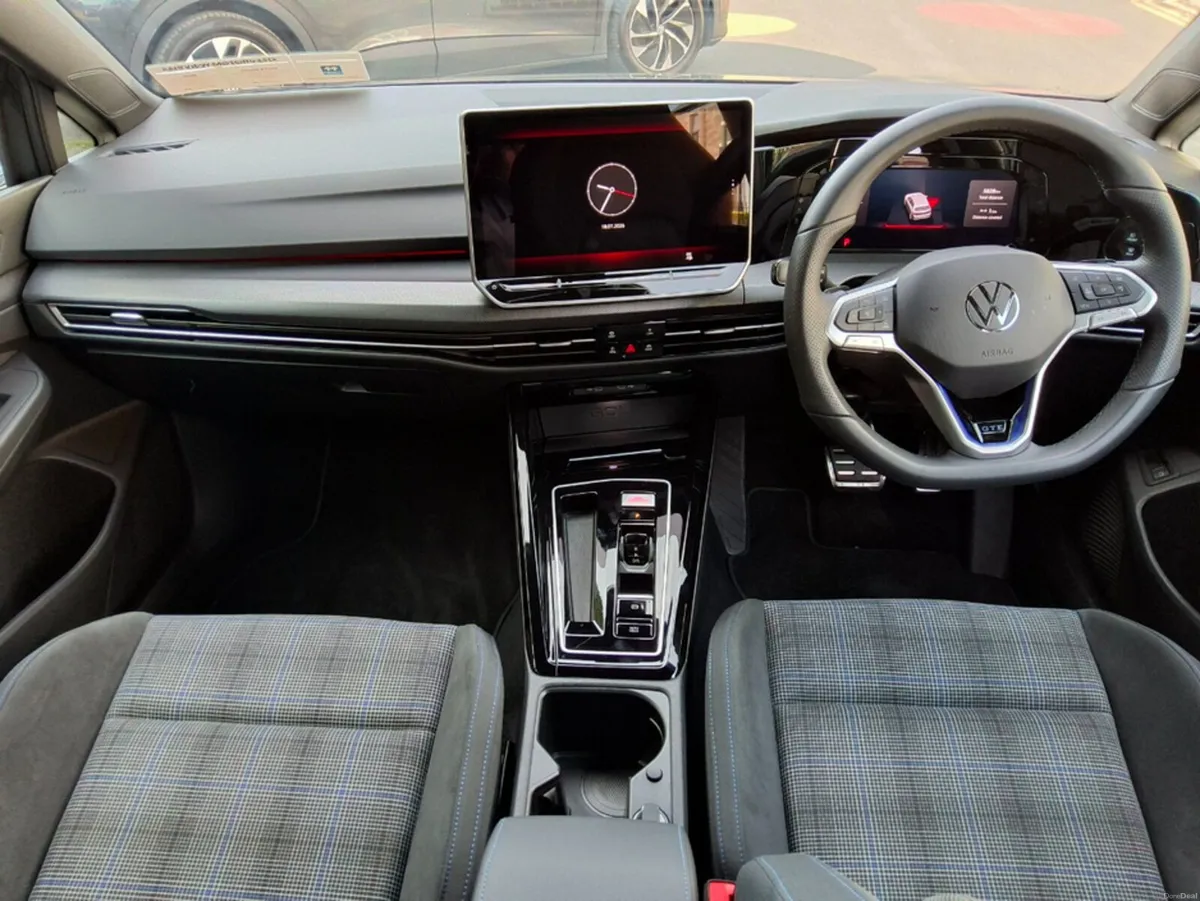 Volkswagen Golf GTE PHEV 272bhp - Image 5