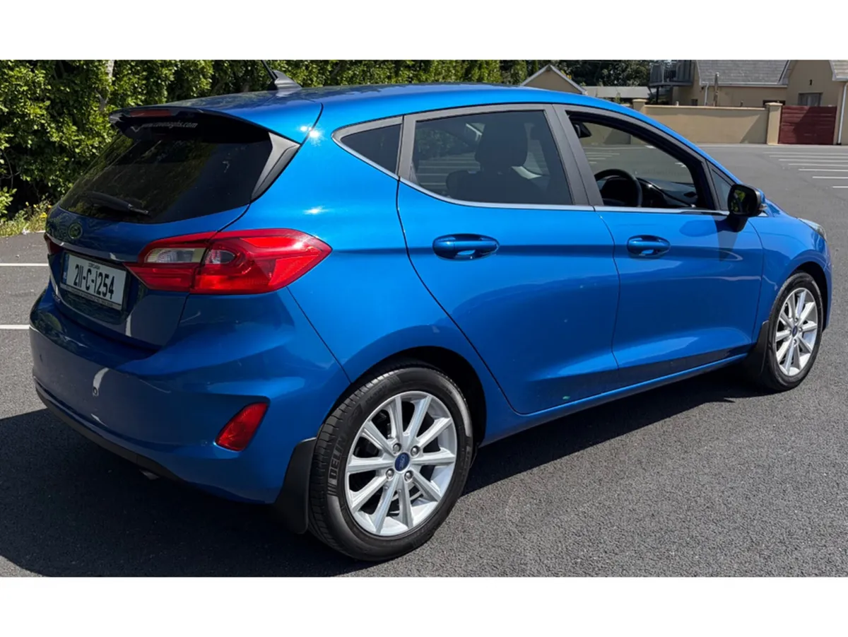 Ford Fiesta TITANIUM 5DR 1.0T 95 4DR - Image 3