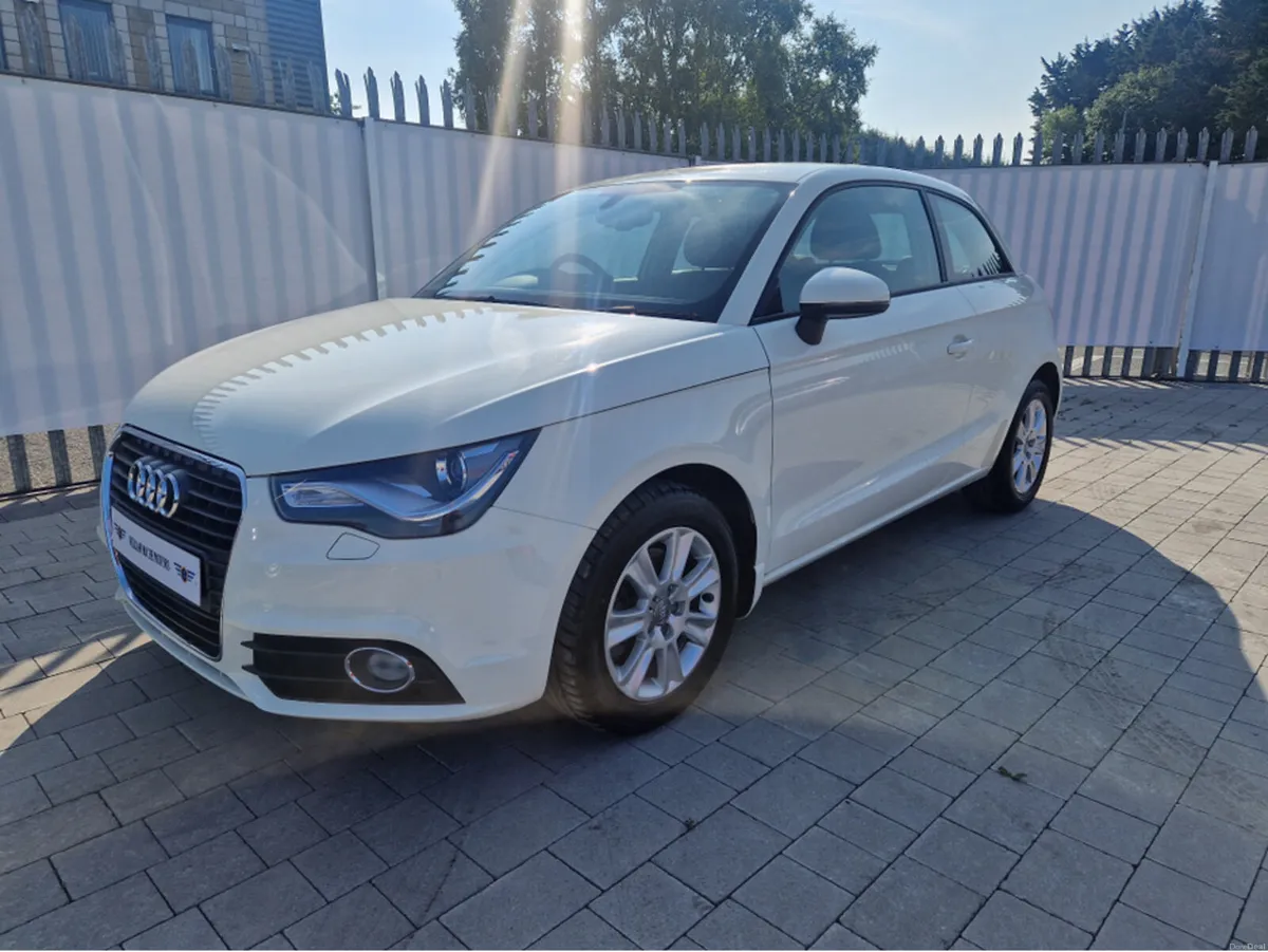 Audi A1 1.4 PETROL AUTO - Image 4