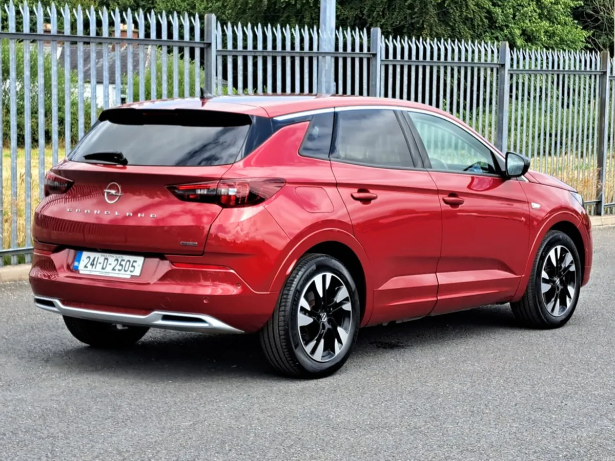 Opel Grandland ELEGANCE 1.6TURBO 225BHP PLUG-IN HY - Image 5