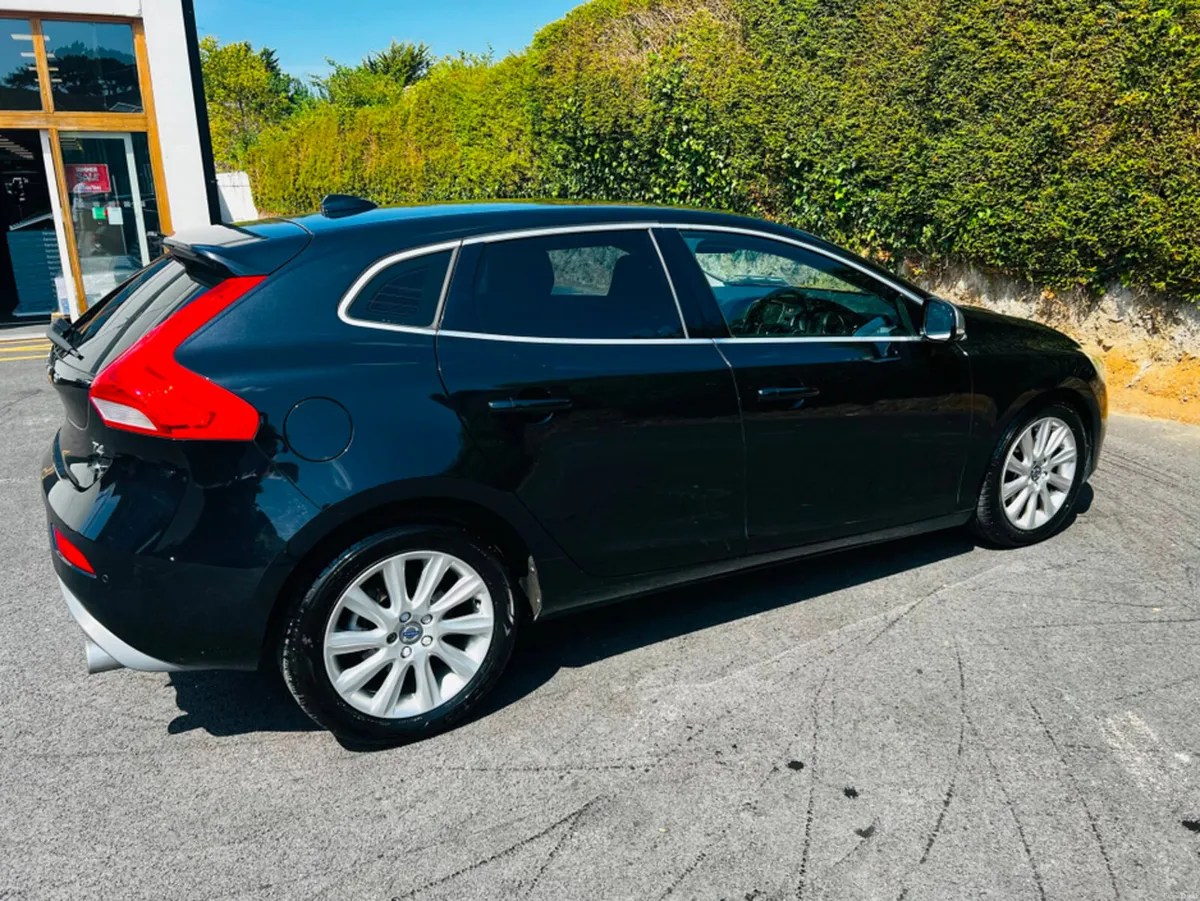 Volvo V40 FINANCE AVAILABLE - Image 4