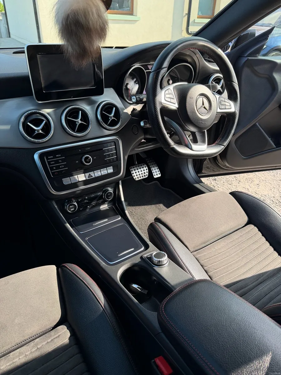 Mercedes CLA Automatic - AMG Line - Image 3