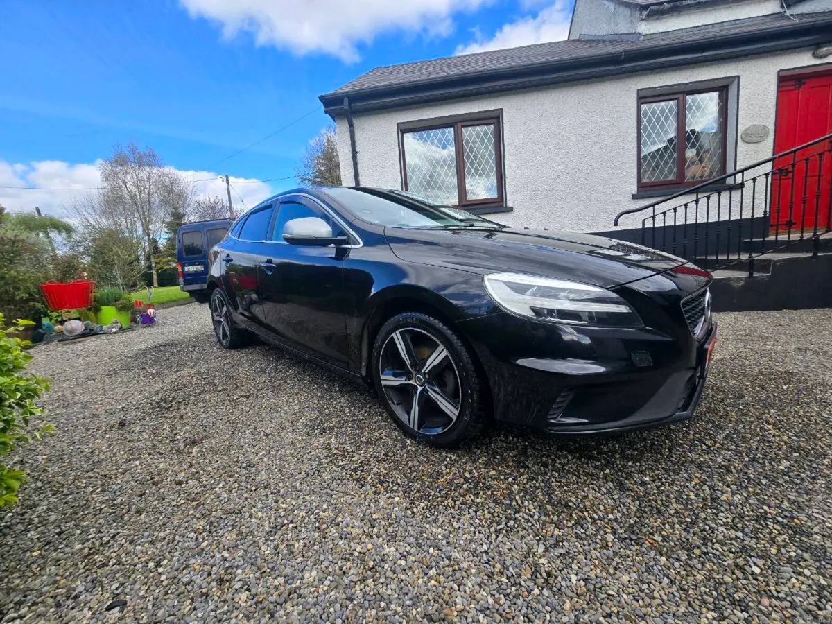 Volvo v40 r design - Image 3