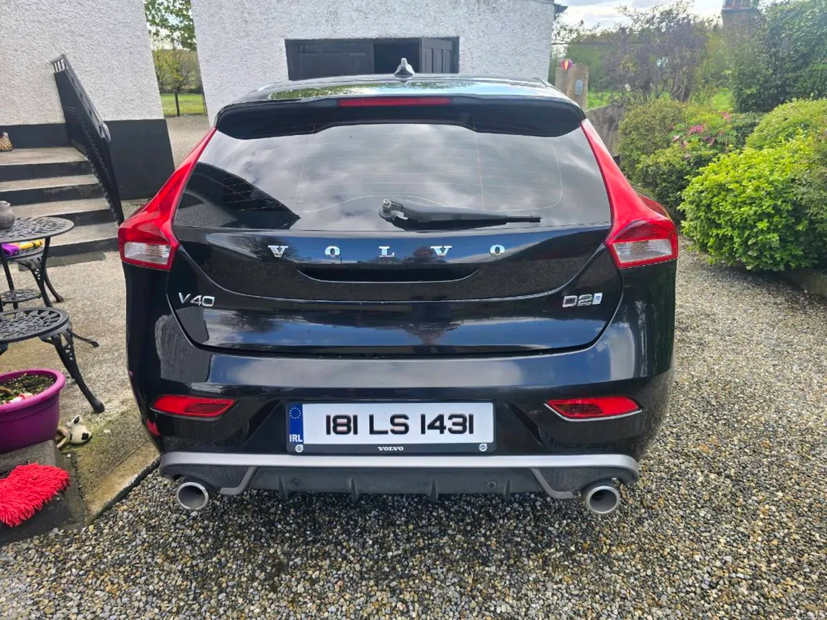 Volvo v40 r design - Image 5