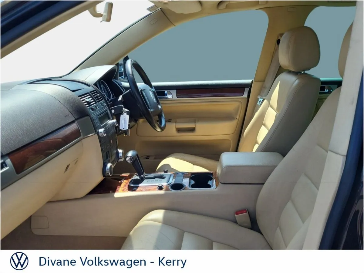 Volkswagen Touareg 2.5 TDI 174BHP AUTOMATIC - Image 4