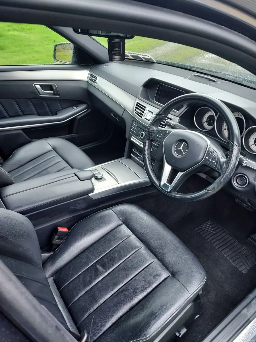 Mercedes-Benz E-Class 2016 - Image 2