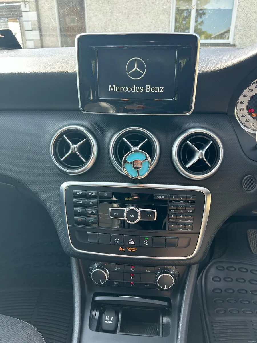 2015 Mercedes a180 d - Image 6