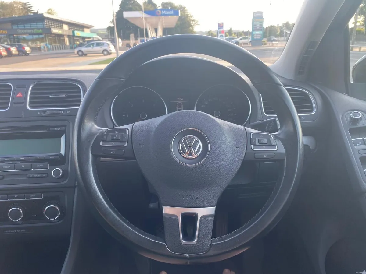 Volkswagen Golf 2011 - Image 3
