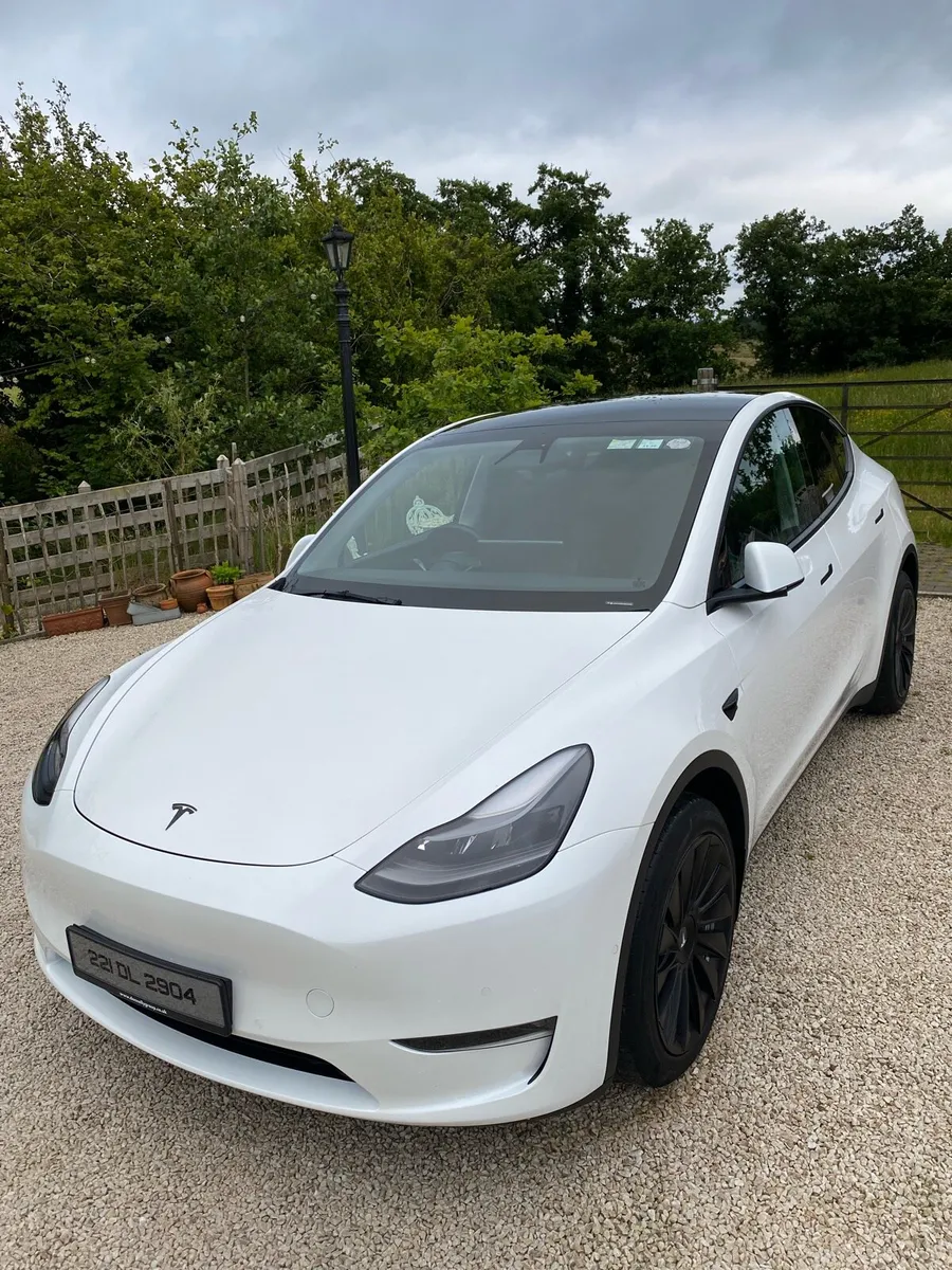 Tesla Model Y Long Range AWD - Image 4
