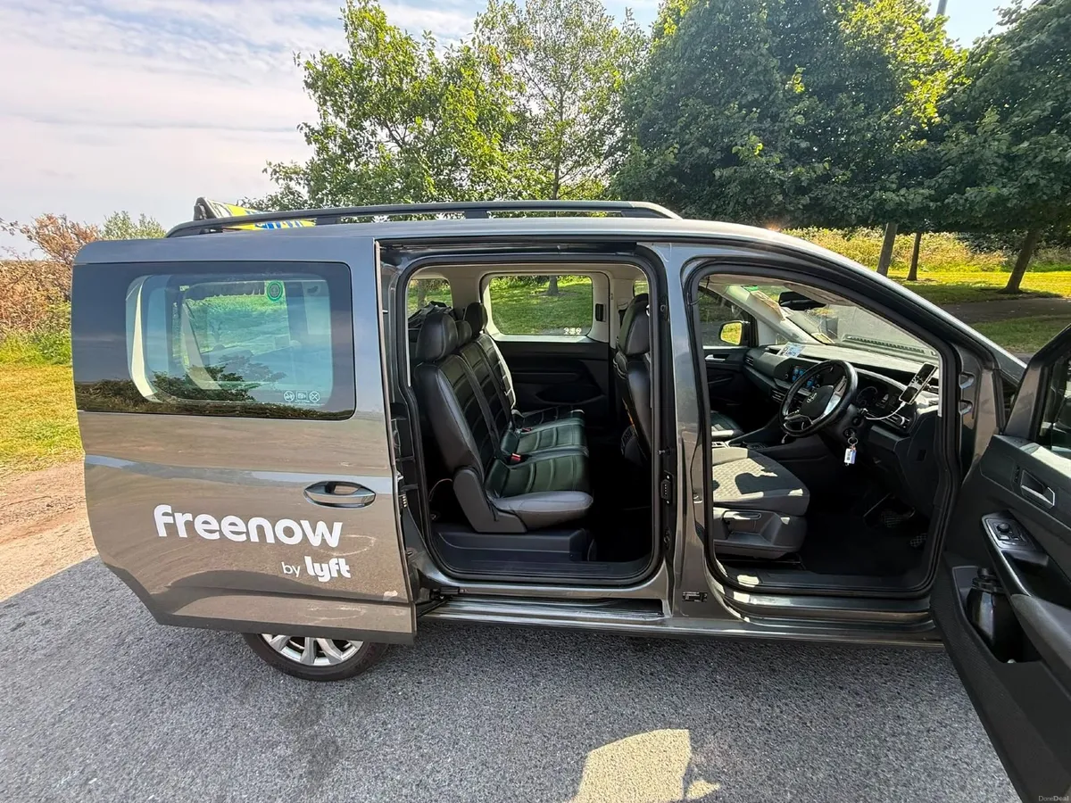 Volkswagen Caddy 2022 - Image 2