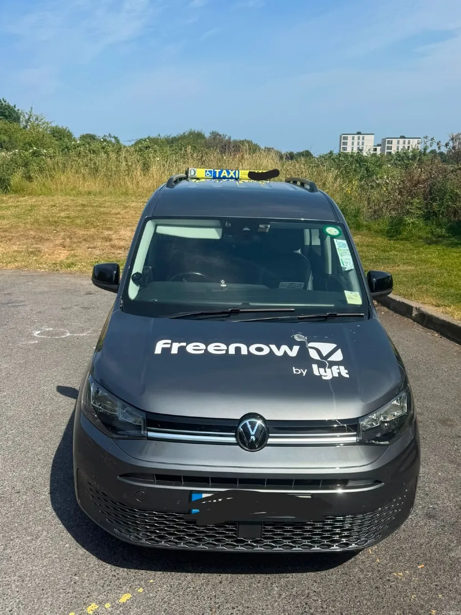 Volkswagen Caddy 2022 - Image 1