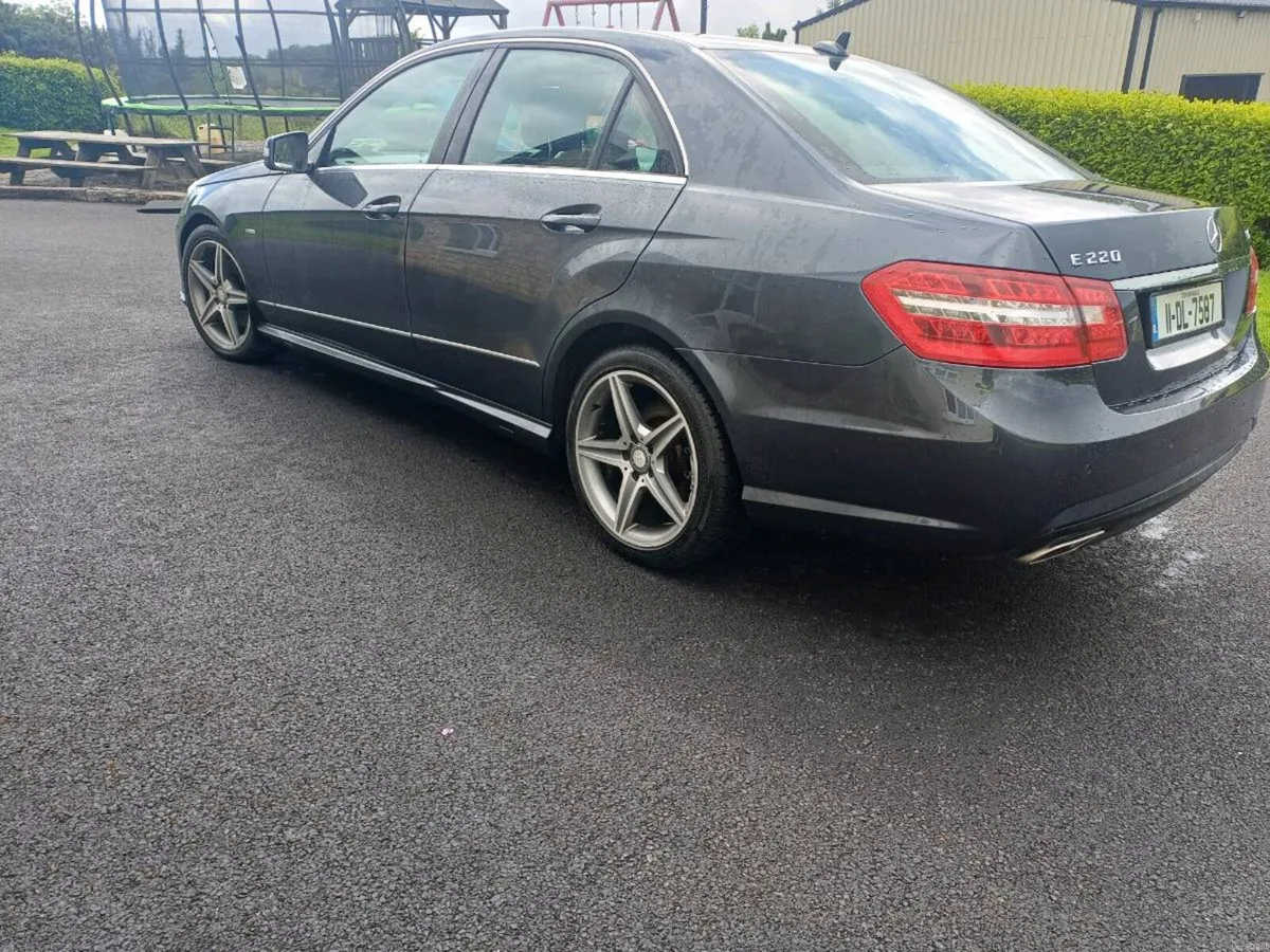 2011 mercedes e220 sport - Image 3