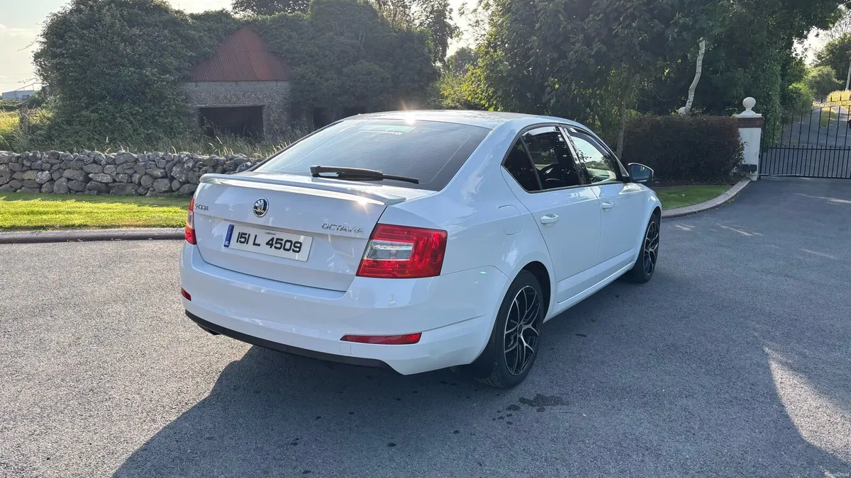 2015 Skoda Octavia - Image 5