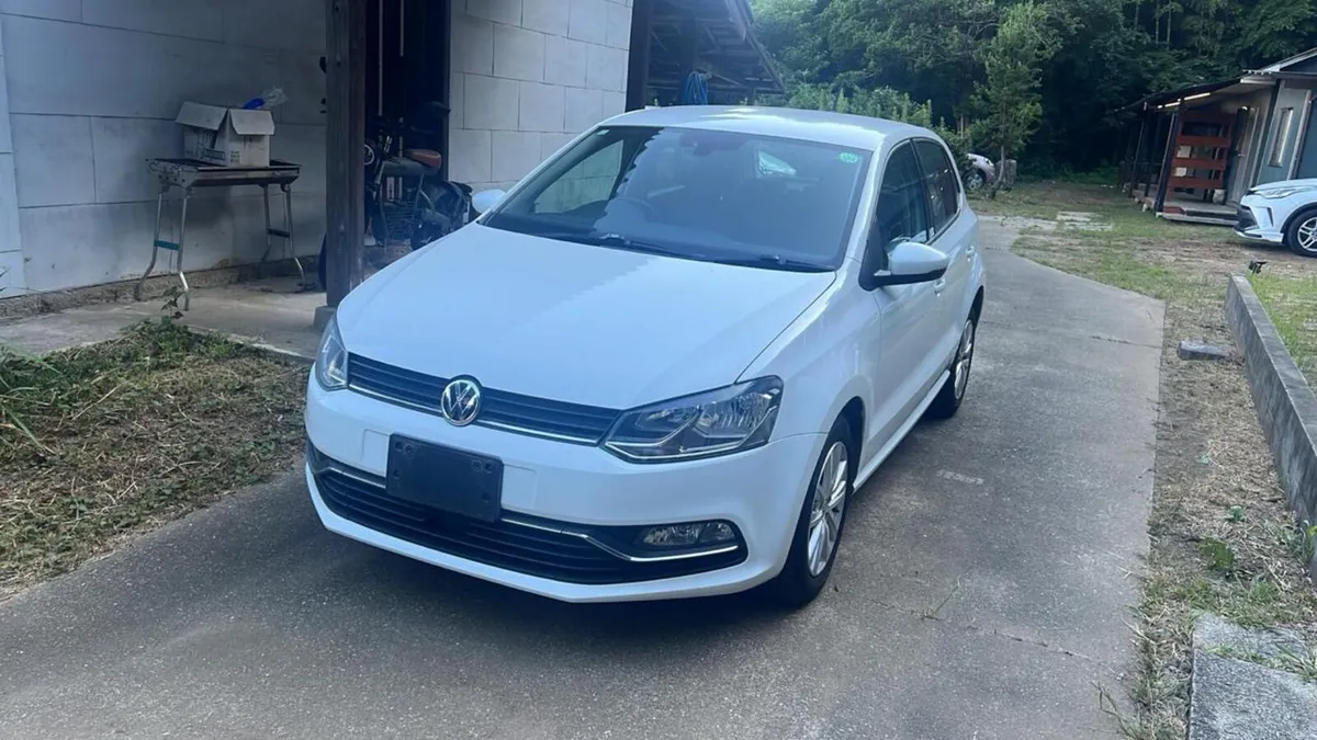 Volkswagen Polo 2016 Automatic low milage - Image 1