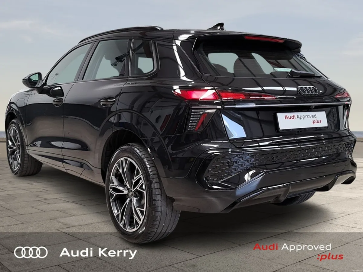 Audi Q3 E-HYBRID 270HP S-T S-LINE - Image 5