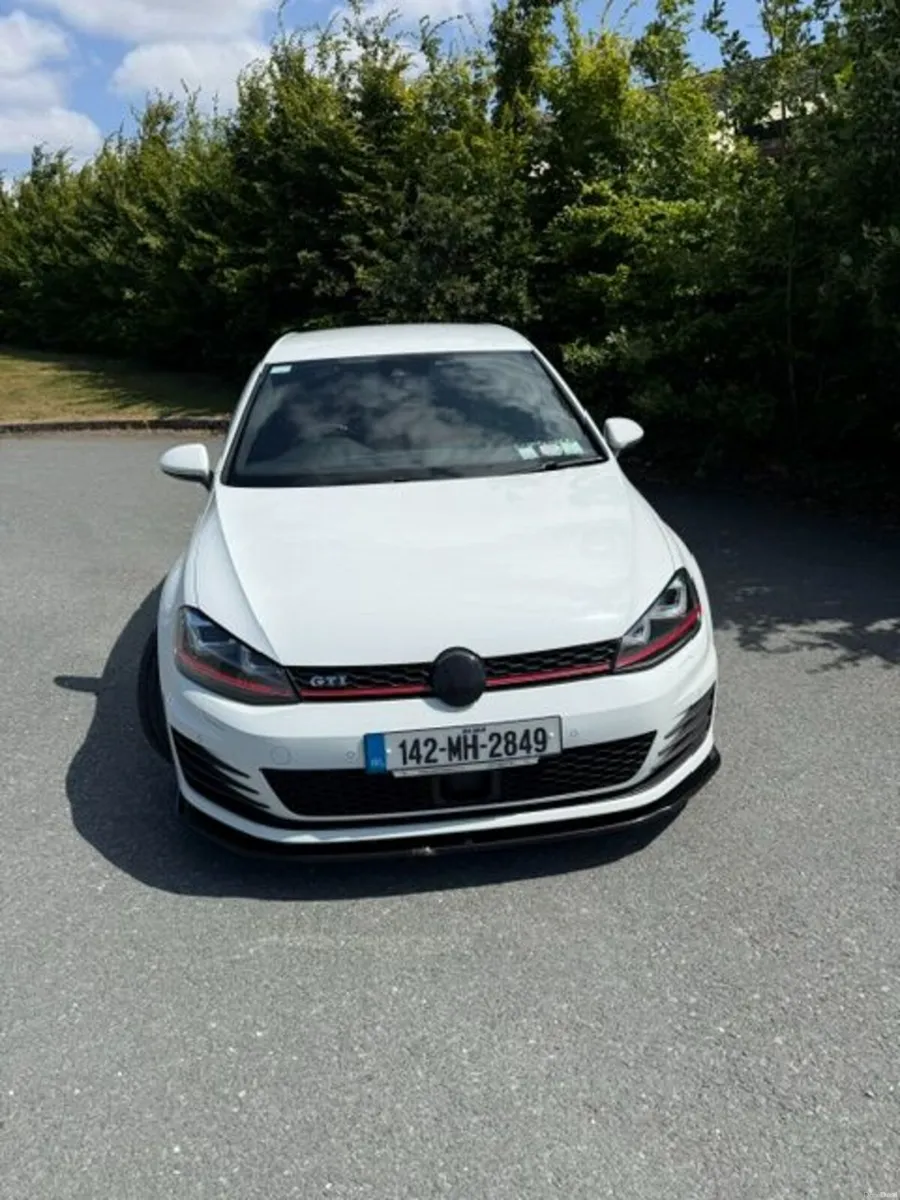 Volkswagen Golf 2014 - Image 2
