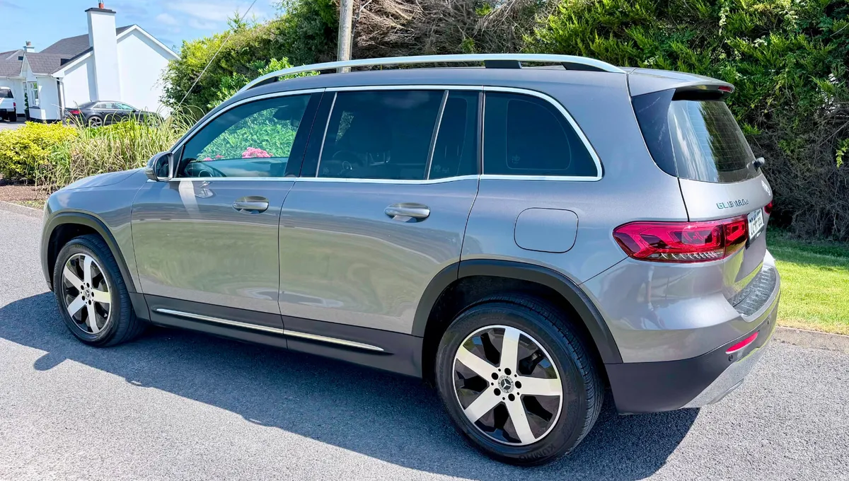 212 Mercedes-Benz GLB 7 SEATER - Image 5