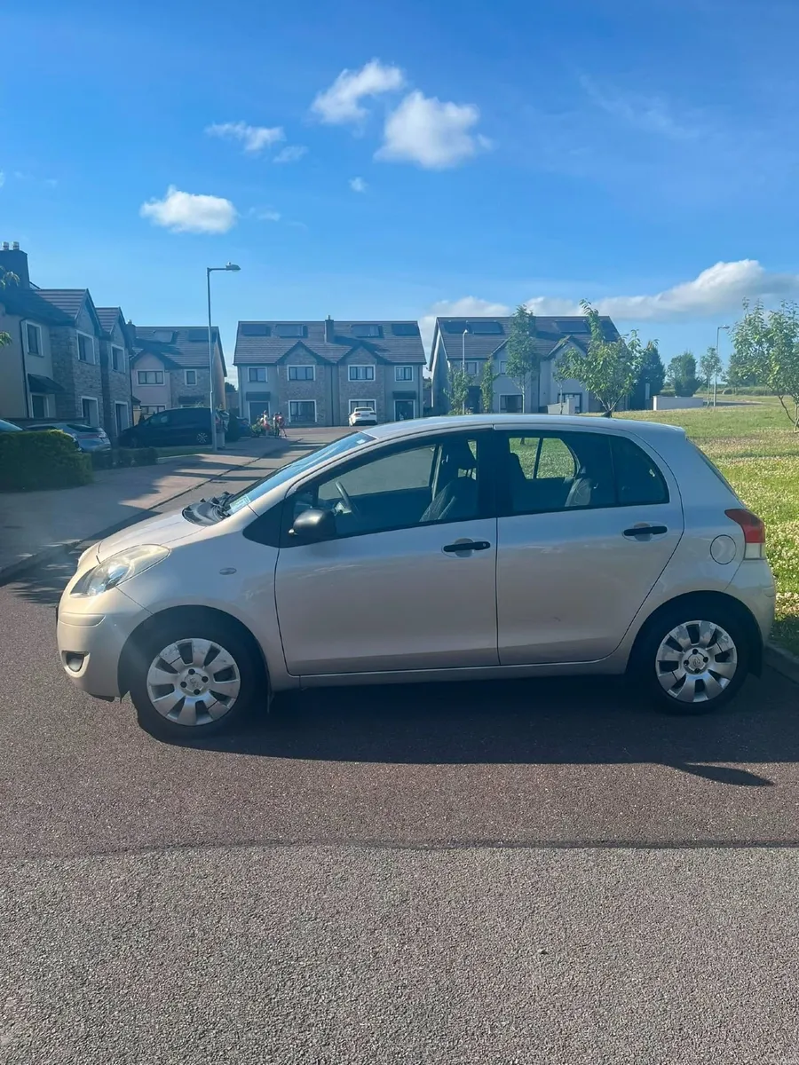 Toyota Yaris 2010 - Image 3
