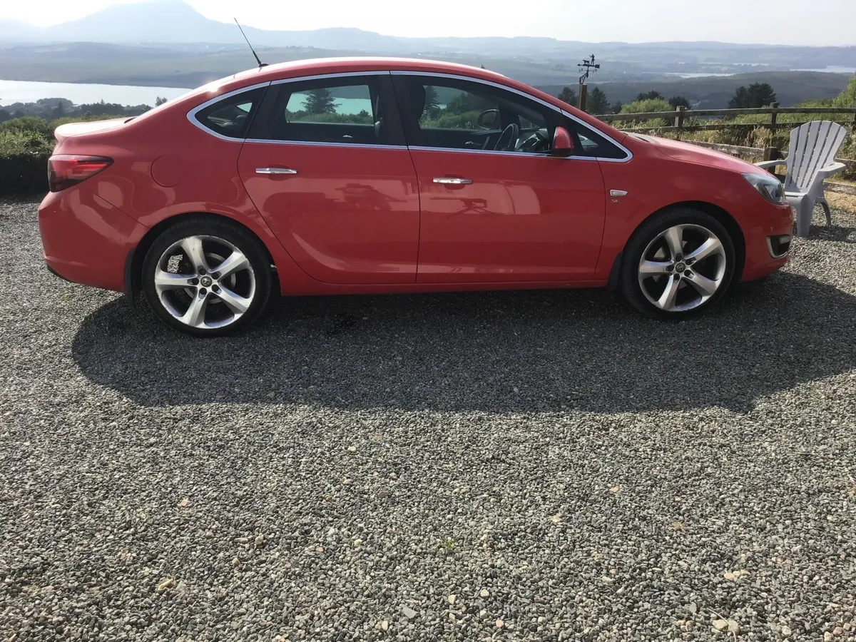 Opel Astra 2013 - Image 4