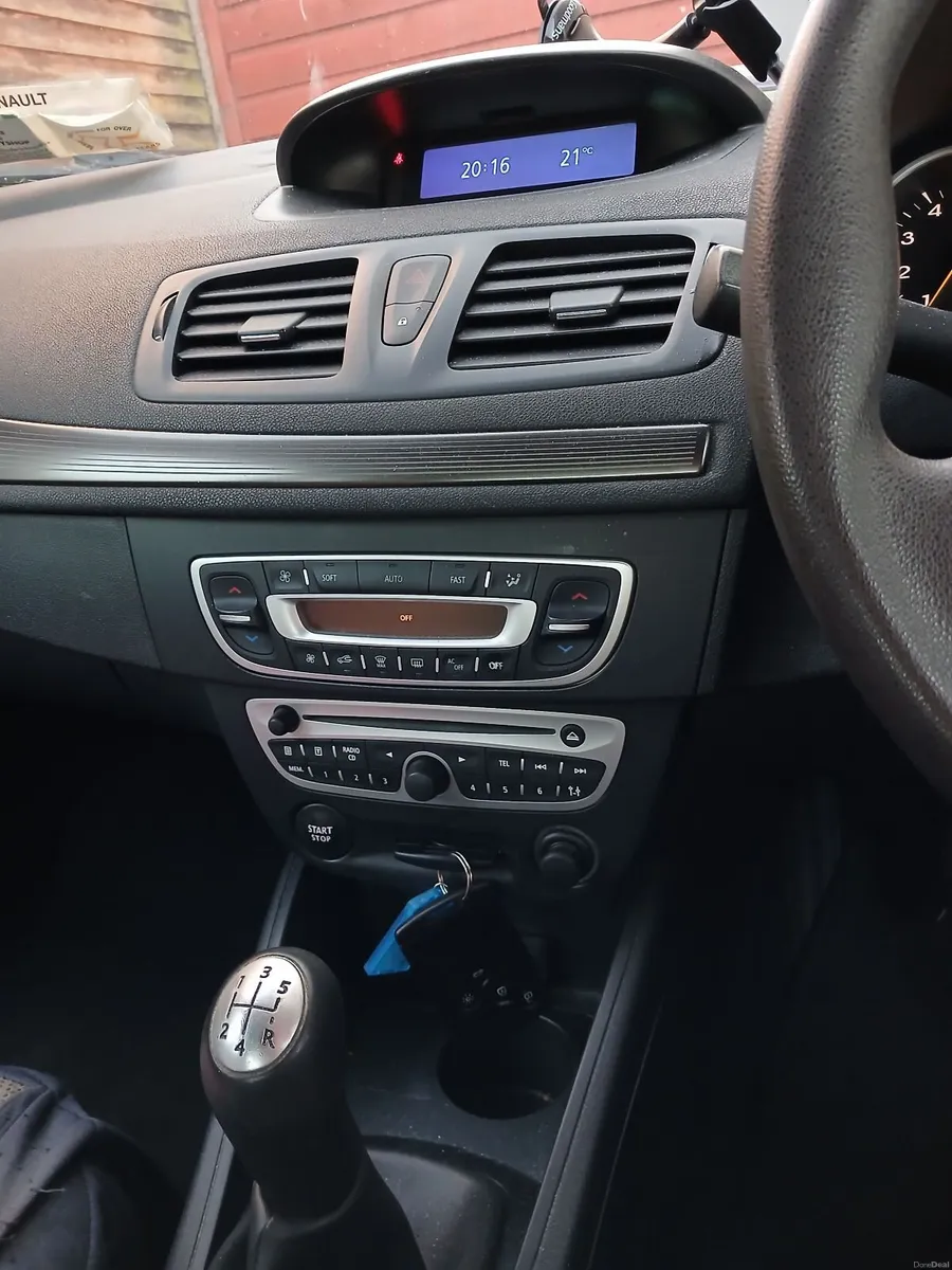 Renault Fluence 2012 - Image 4