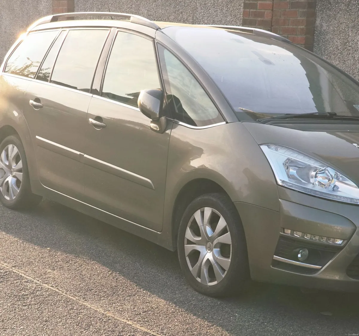 Citroen C4 Picasso 2010 - Image 1