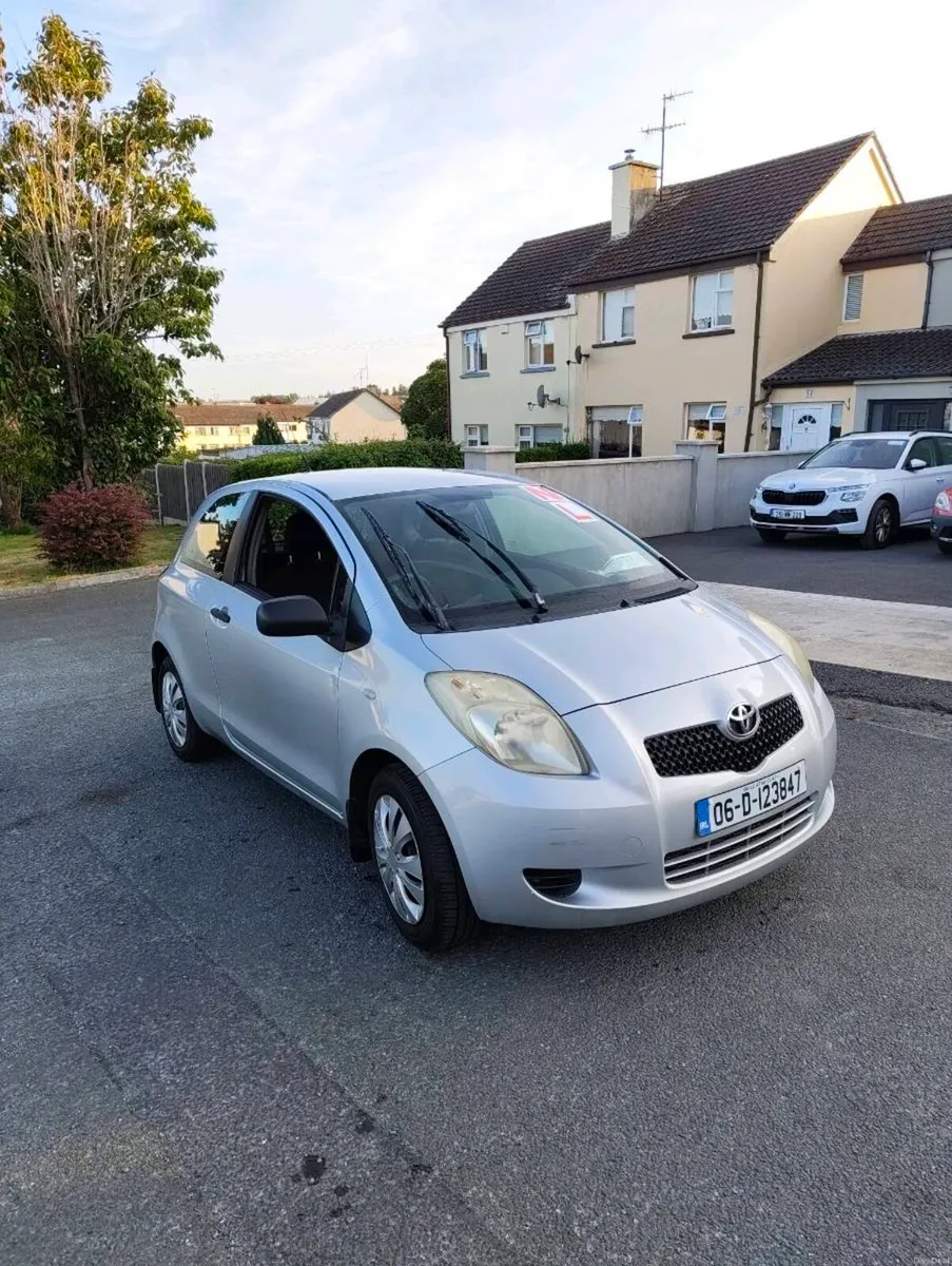 2006 1L Toyota Yaris tree door - Image 1