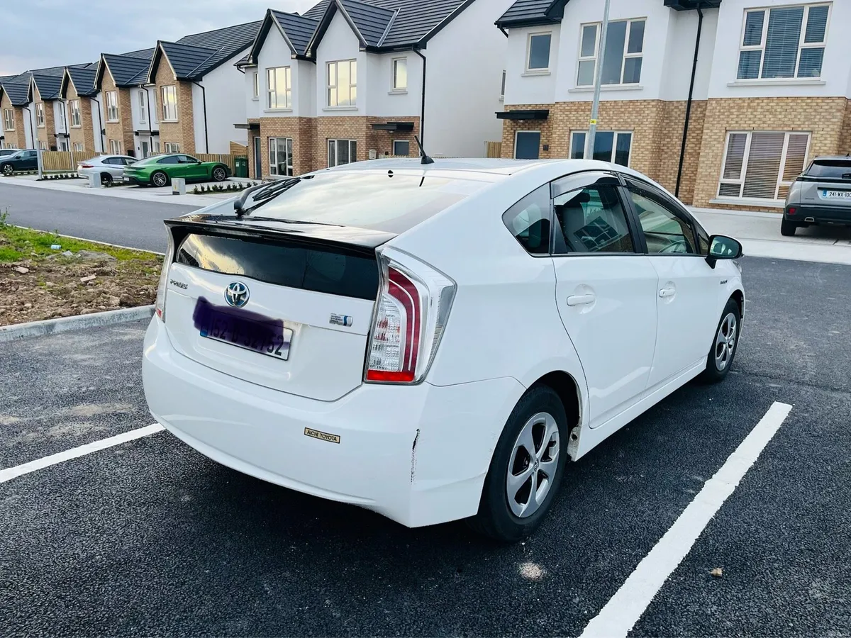 Toyota Prius 2015 Model - Image 3