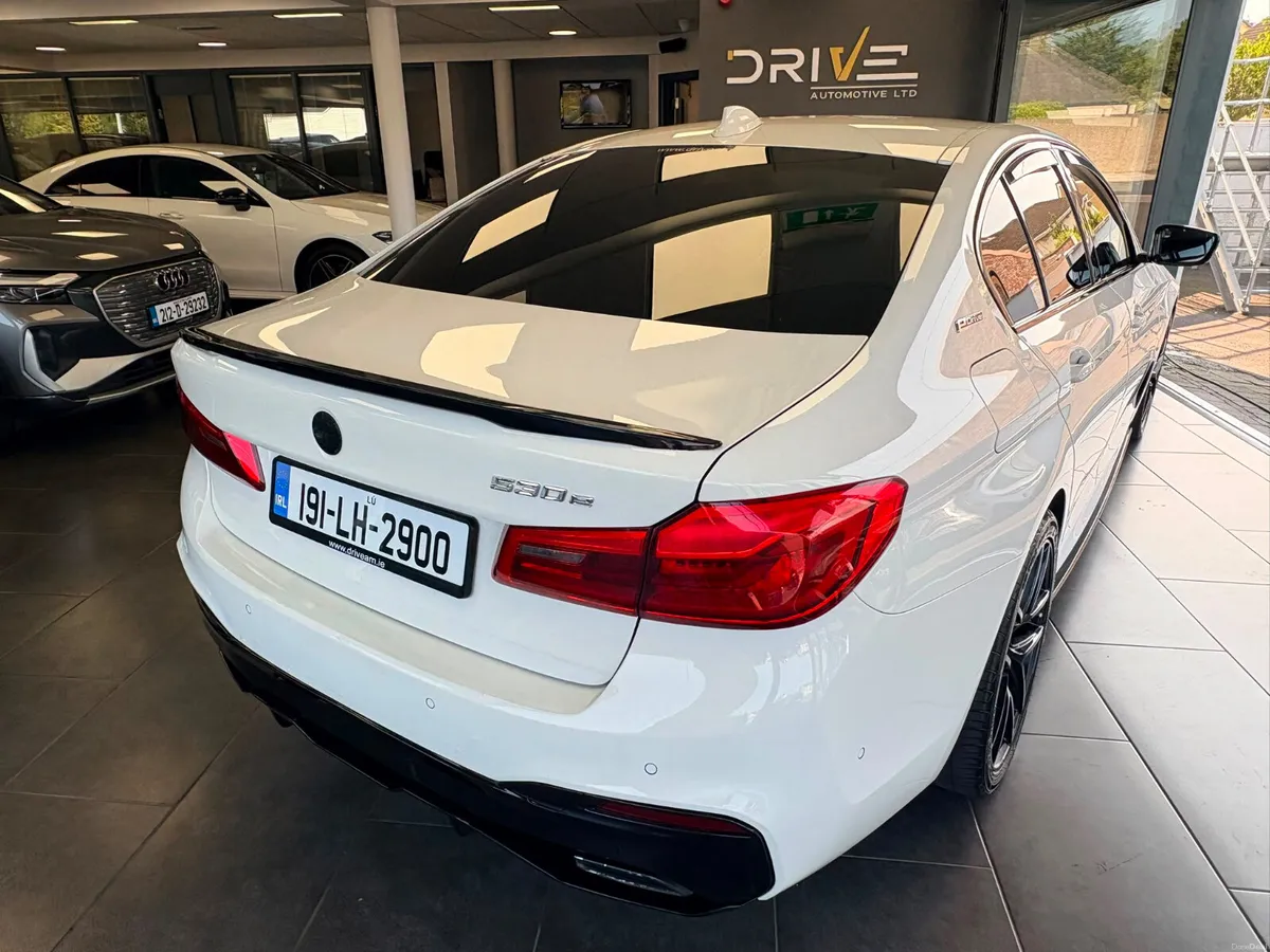 BMW 5-Series 2019 - Image 3