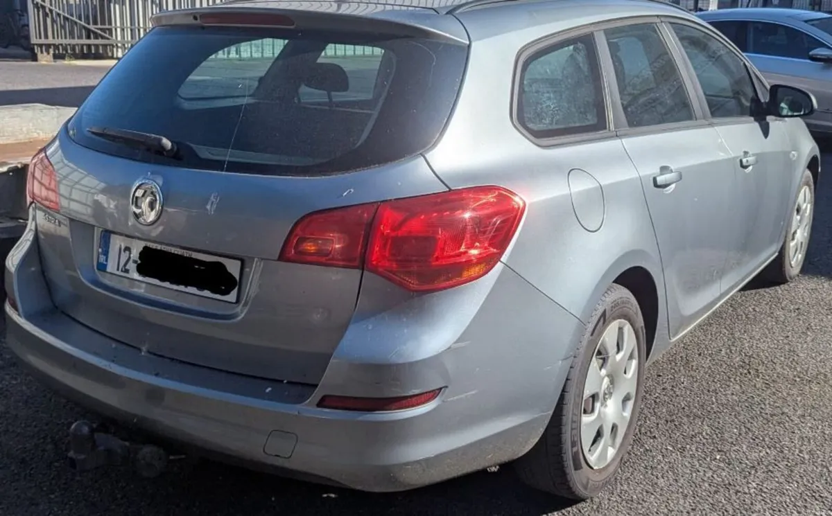 Vauxhall Astra 2012 - Image 2