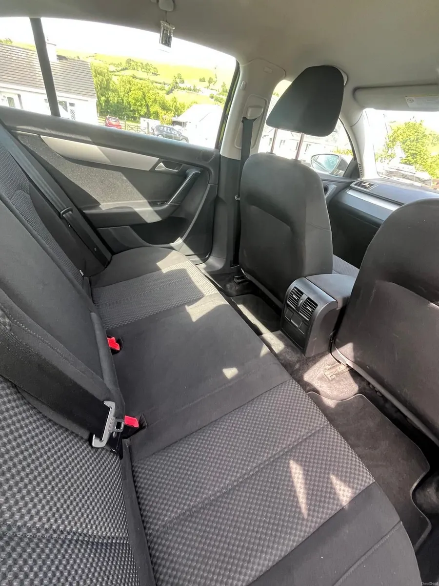 VW Passat - Image 4