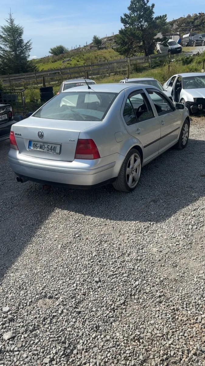 Volkswagen bora - Image 4