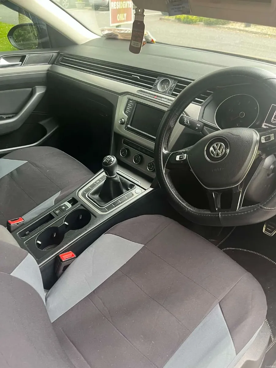 Volkswagen Passat 2015 - Image 3